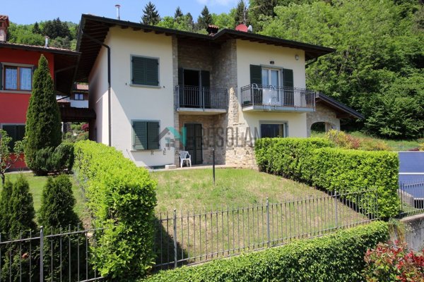 casa indipendente in vendita a Clusone