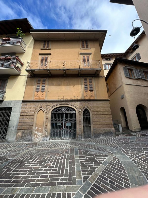 casa indipendente in vendita a Clusone