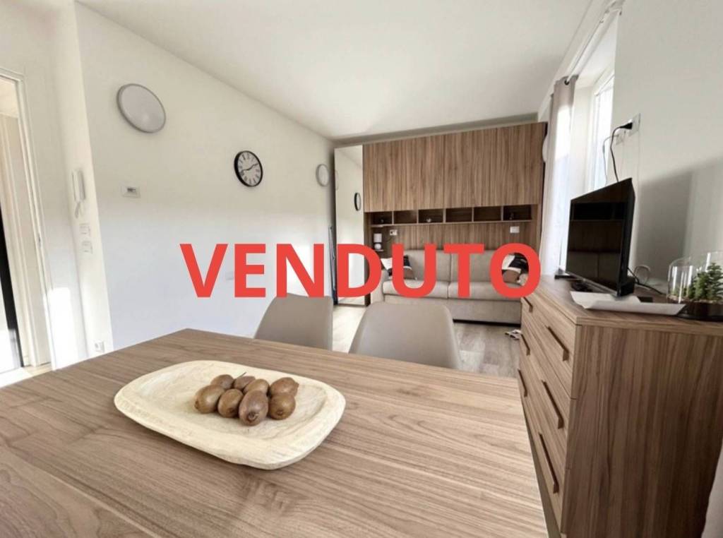 appartamento in vendita a Clusone in zona Fiorine