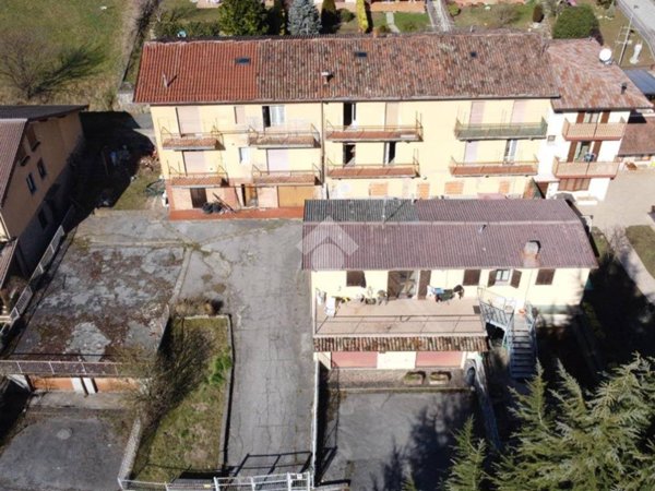 negozio in vendita a Clusone in zona Fiorine
