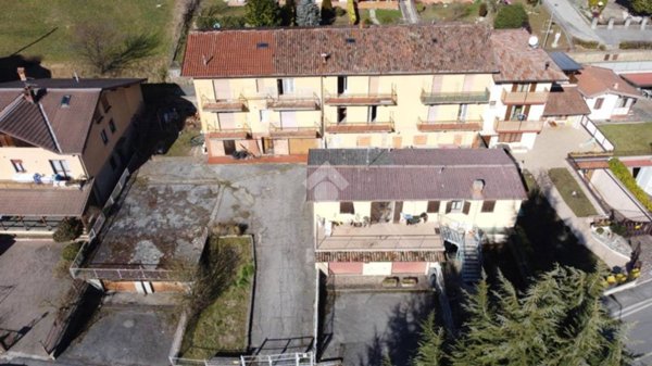 negozio in vendita a Clusone in zona Fiorine