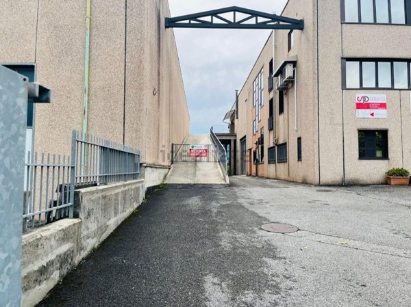 capannone in vendita a Clusone