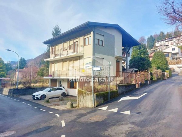 casa indipendente in vendita a Clusone