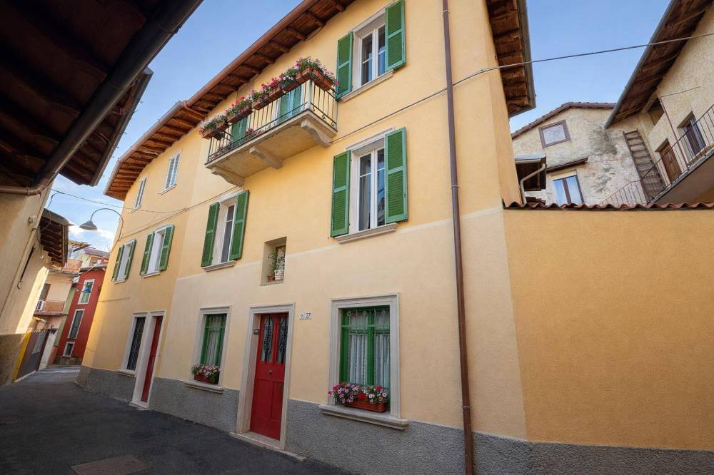 casa indipendente in vendita a Clusone