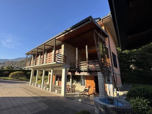 casa indipendente in vendita a Clusone