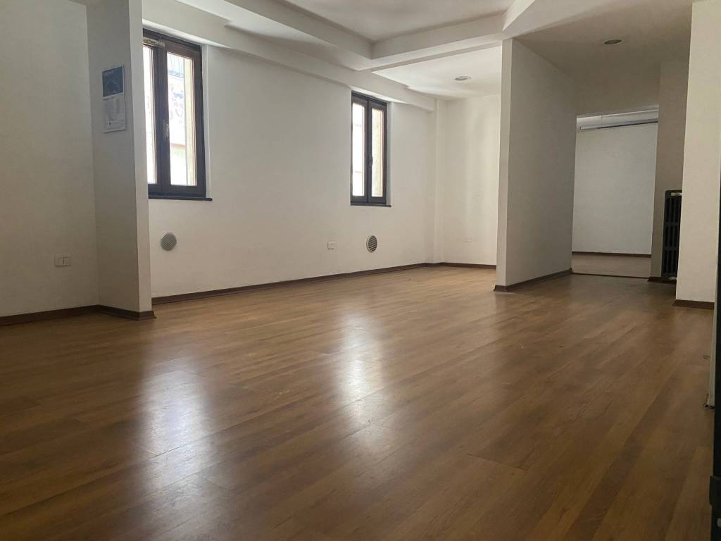 negozio in vendita a Clusone