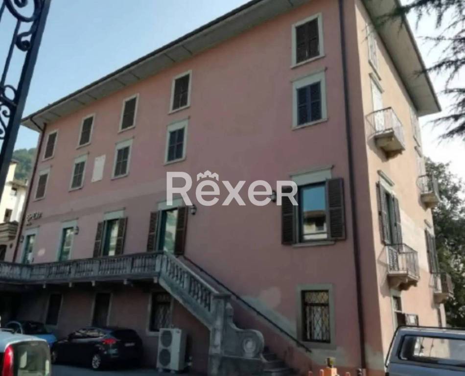 appartamento in vendita a Clusone in zona Fiorine