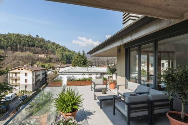 appartamento in vendita a Clusone in zona Fiorine