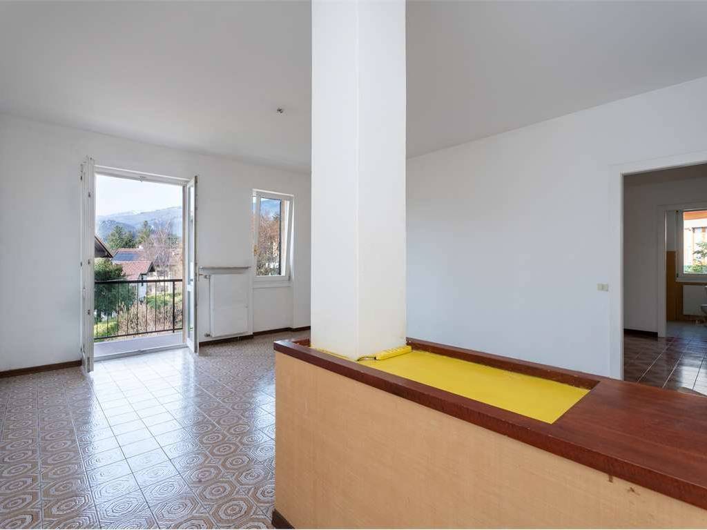 appartamento in vendita a Clusone in zona Fiorine