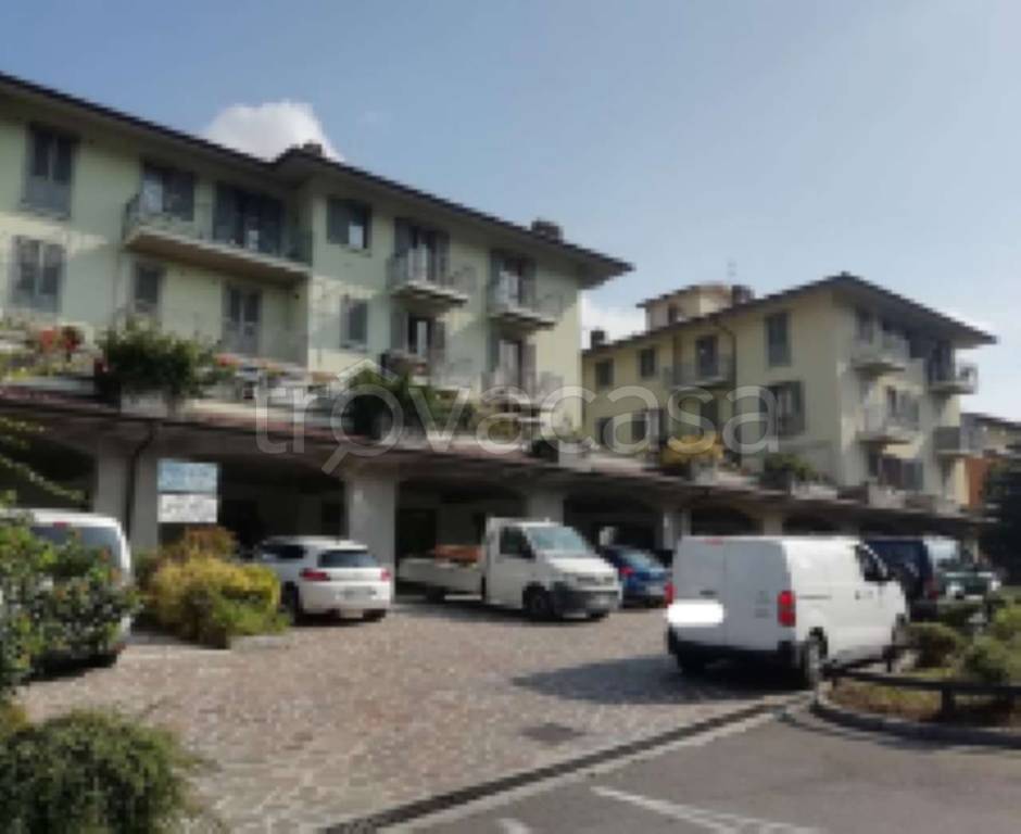 negozio in vendita a Clusone