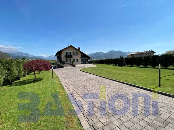 casa indipendente in vendita a Clusone