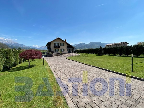 casa indipendente in vendita a Clusone