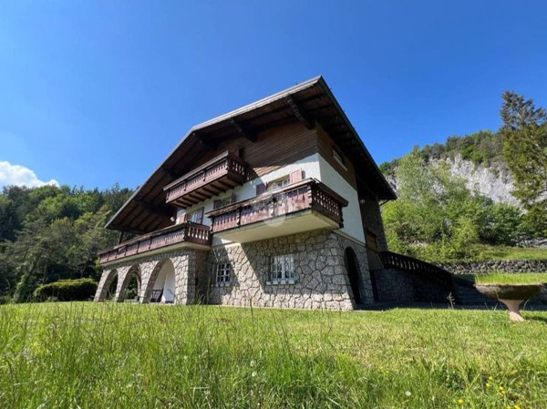 casa indipendente in vendita a Clusone