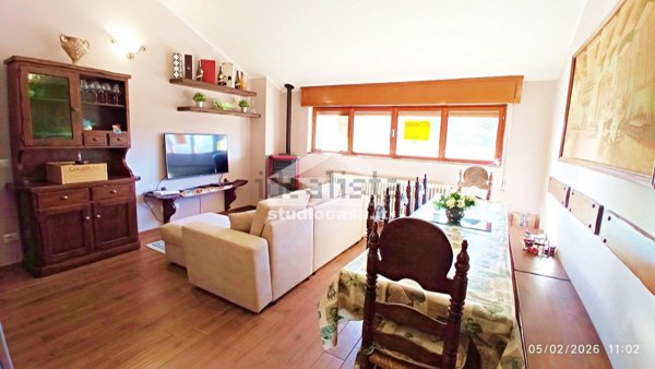 appartamento in vendita a Clusone in zona Fiorine