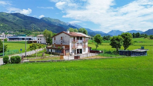 casa indipendente in vendita a Clusone