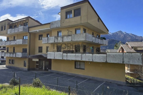 appartamento in vendita a Clusone in zona Fiorine