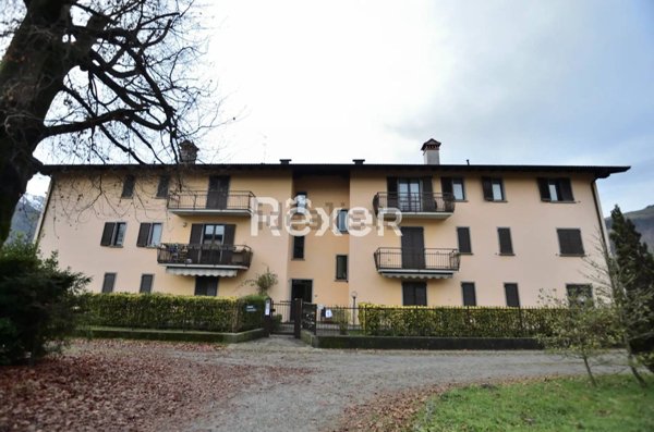 appartamento in vendita a Clusone in zona Fiorine