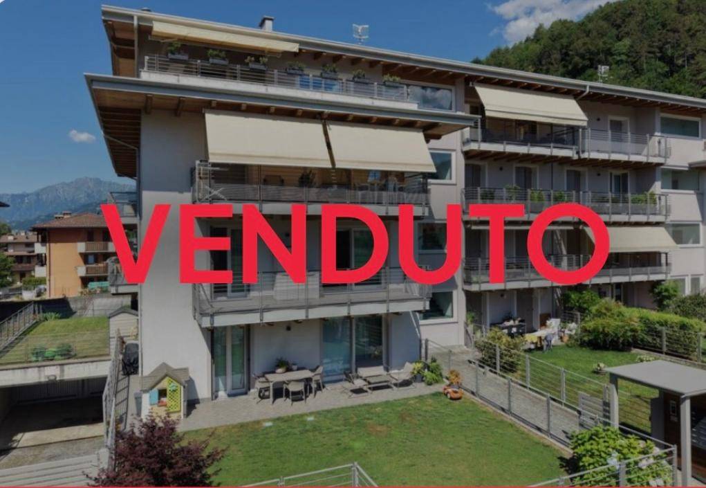 appartamento in vendita a Clusone in zona Fiorine