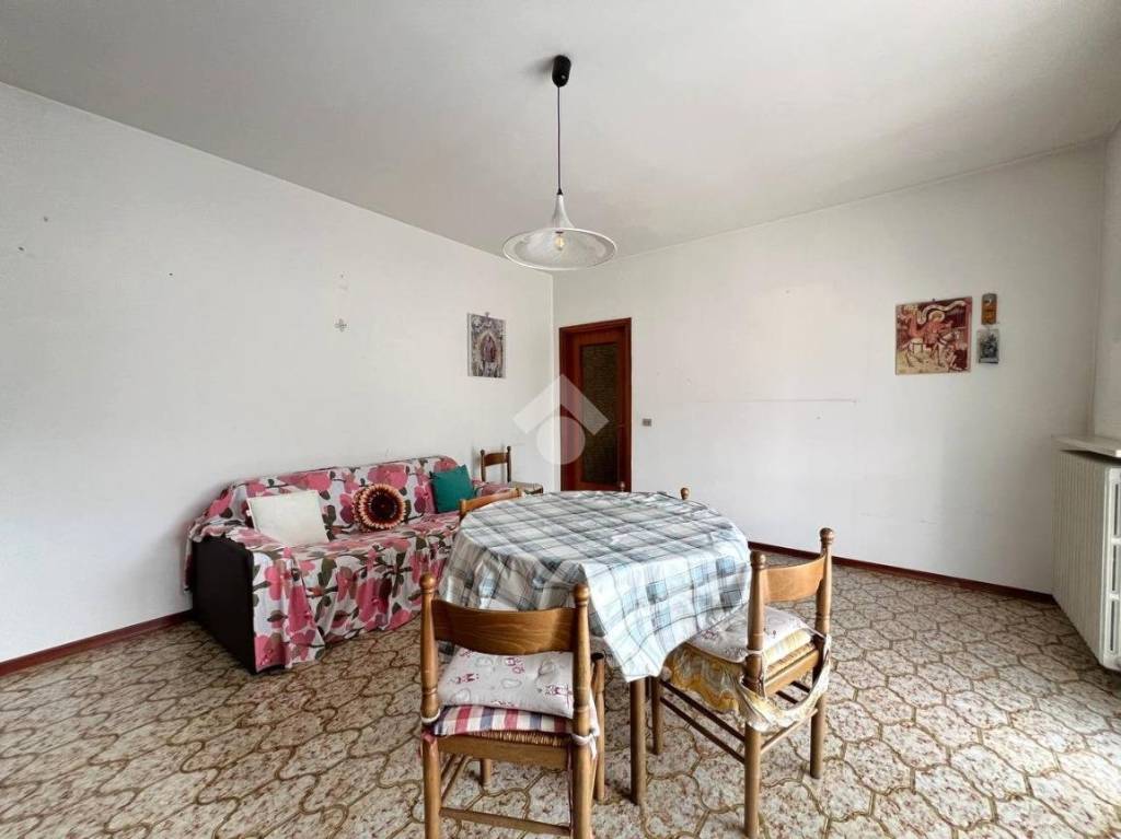 appartamento in vendita a Clusone in zona Fiorine