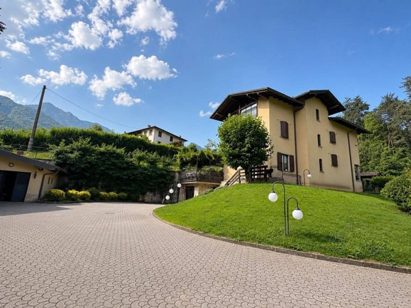 casa indipendente in vendita a Clusone