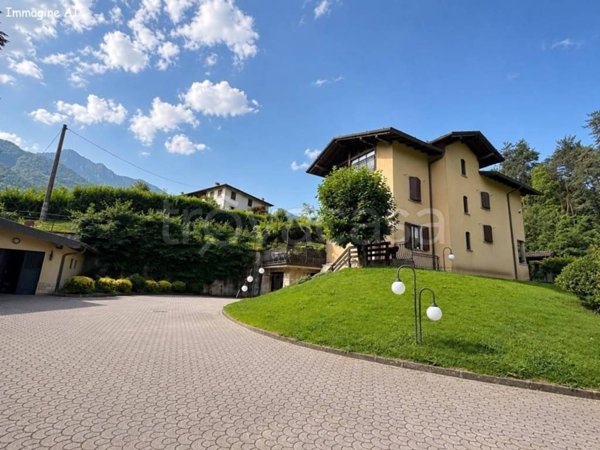 casa indipendente in vendita a Clusone