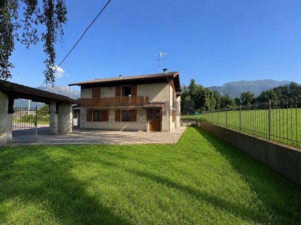 casa indipendente in vendita a Clusone