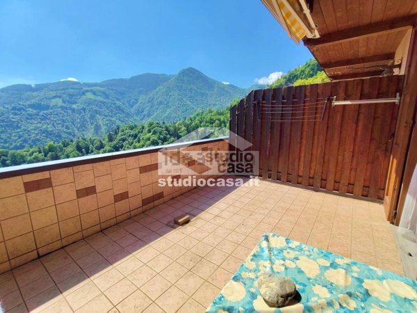 appartamento in vendita a Clusone in zona Fiorine