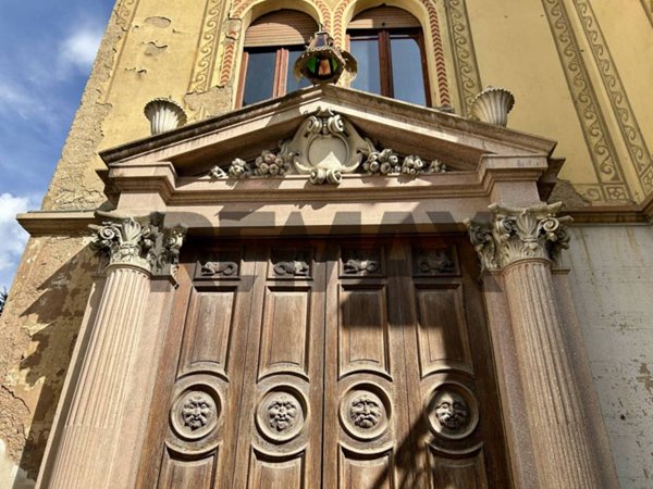 casa indipendente in vendita a Clusone in zona Fiorine