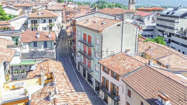 casa indipendente in vendita a Clusone in zona Fiorine