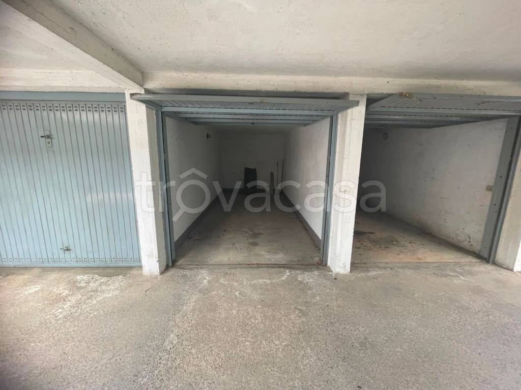 box auto in vendita a Clusone in zona Fiorine