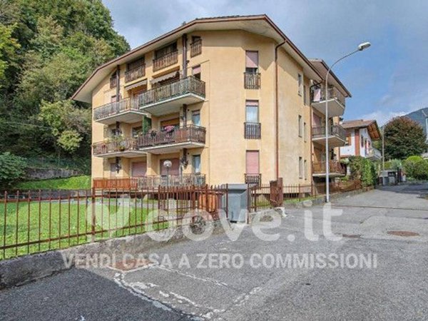 appartamento in vendita a Clusone in zona Fiorine