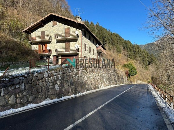 appartamento in vendita a Colere in zona Dezzo di Scalve