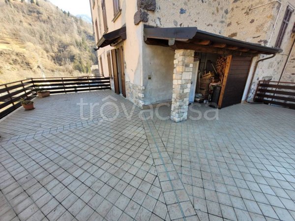 appartamento in vendita a Colere in zona Dezzo di Scalve