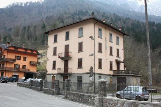 appartamento in vendita a Colere in zona Dezzo di Scalve