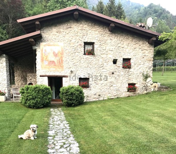 casa indipendente in vendita a Colere