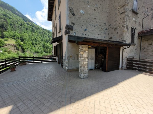 appartamento in vendita a Colere in zona Dezzo di Scalve