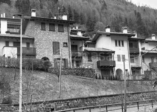 appartamento in vendita a Colere in zona Dezzo di Scalve