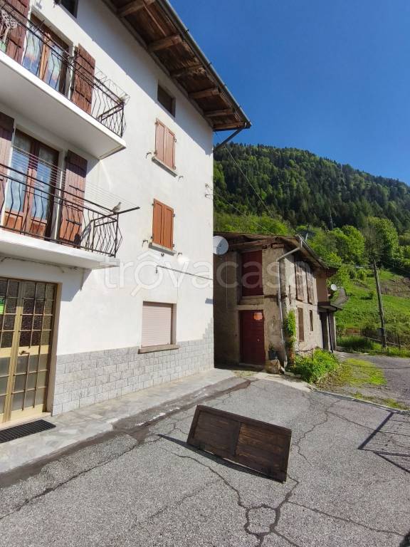 casa indipendente in vendita a Colere in zona Carbonera