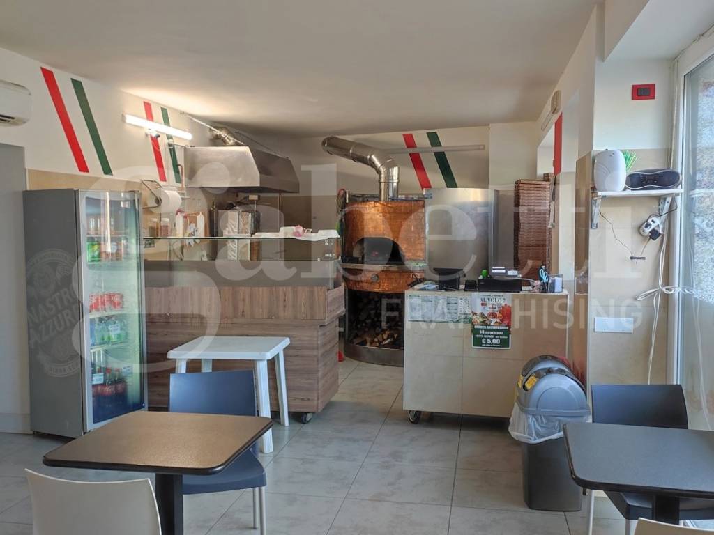 negozio in vendita a Cologno al Serio