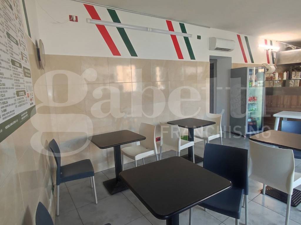 negozio in vendita a Cologno al Serio