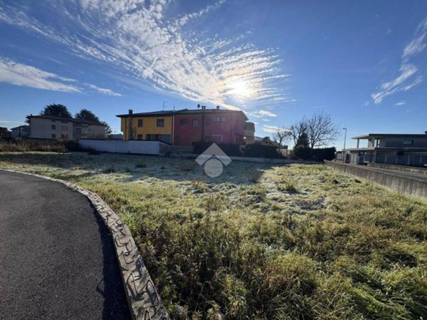 terreno agricolo in vendita a Cologno al Serio