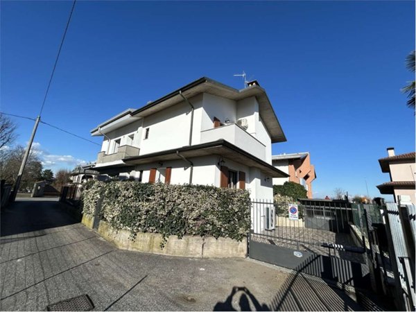 casa indipendente in vendita a Cologno al Serio