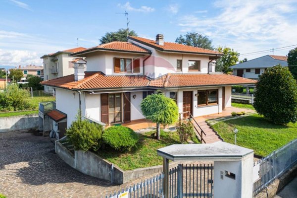 casa indipendente in vendita a Cologno al Serio