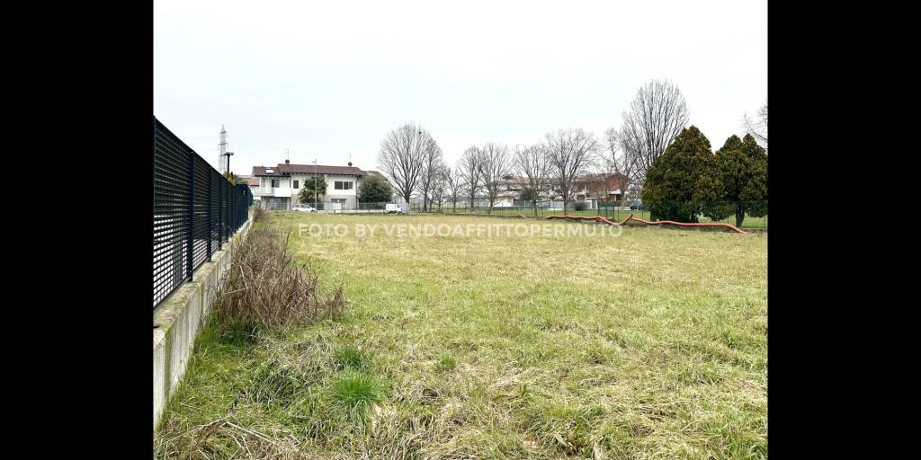 terreno edificabile in vendita a Cologno al Serio