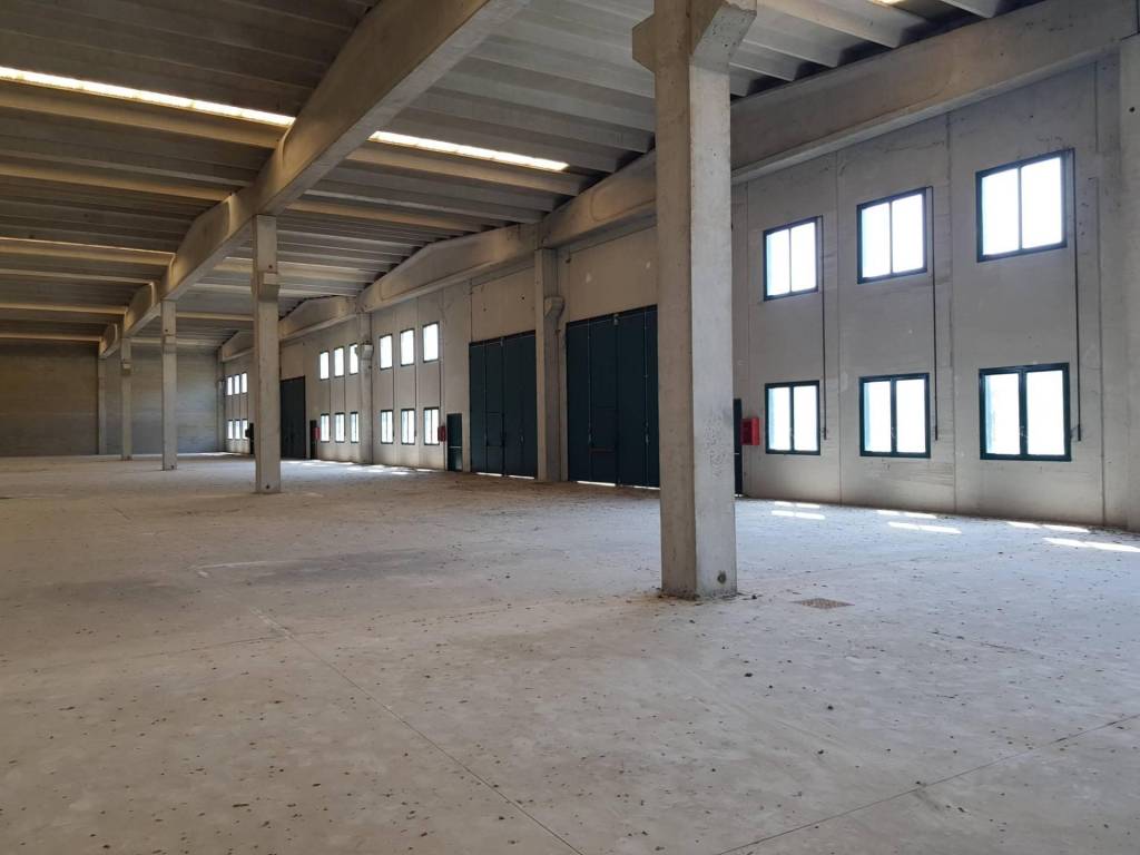 locale commerciale in vendita a Cologno al Serio