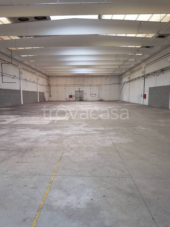 locale commerciale in vendita a Cologno al Serio