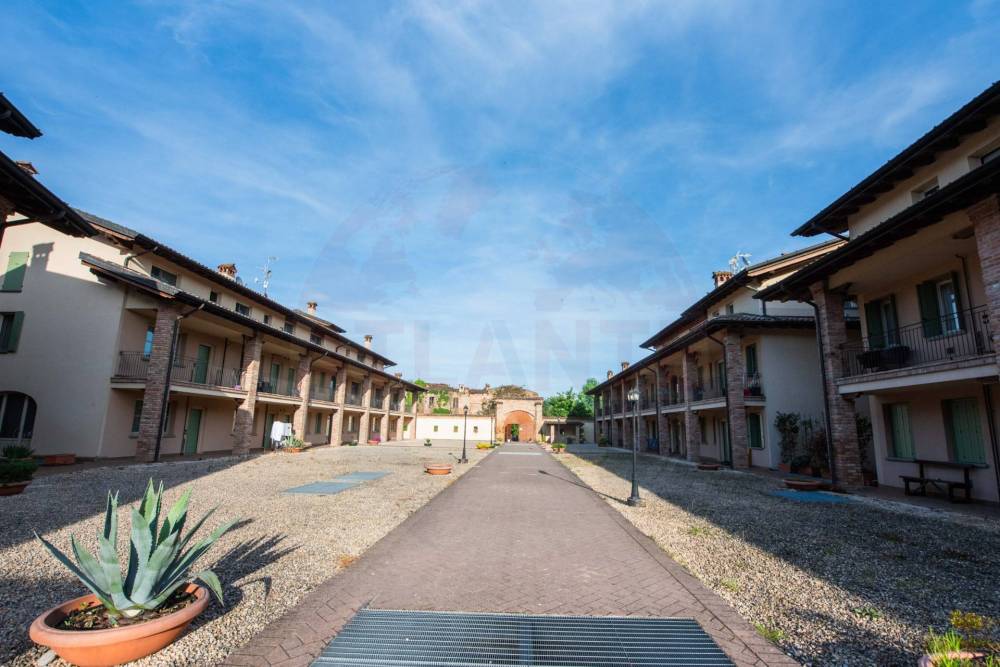 appartamento in vendita a Cologno al Serio in zona Castel Liteggio