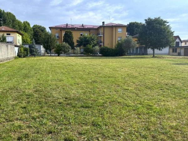 terreno edificabile in vendita a Cologno al Serio
