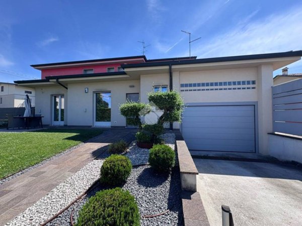 casa indipendente in vendita a Cologno al Serio