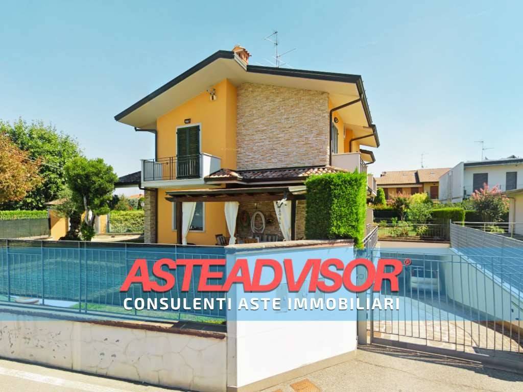 casa indipendente in vendita a Cologno al Serio